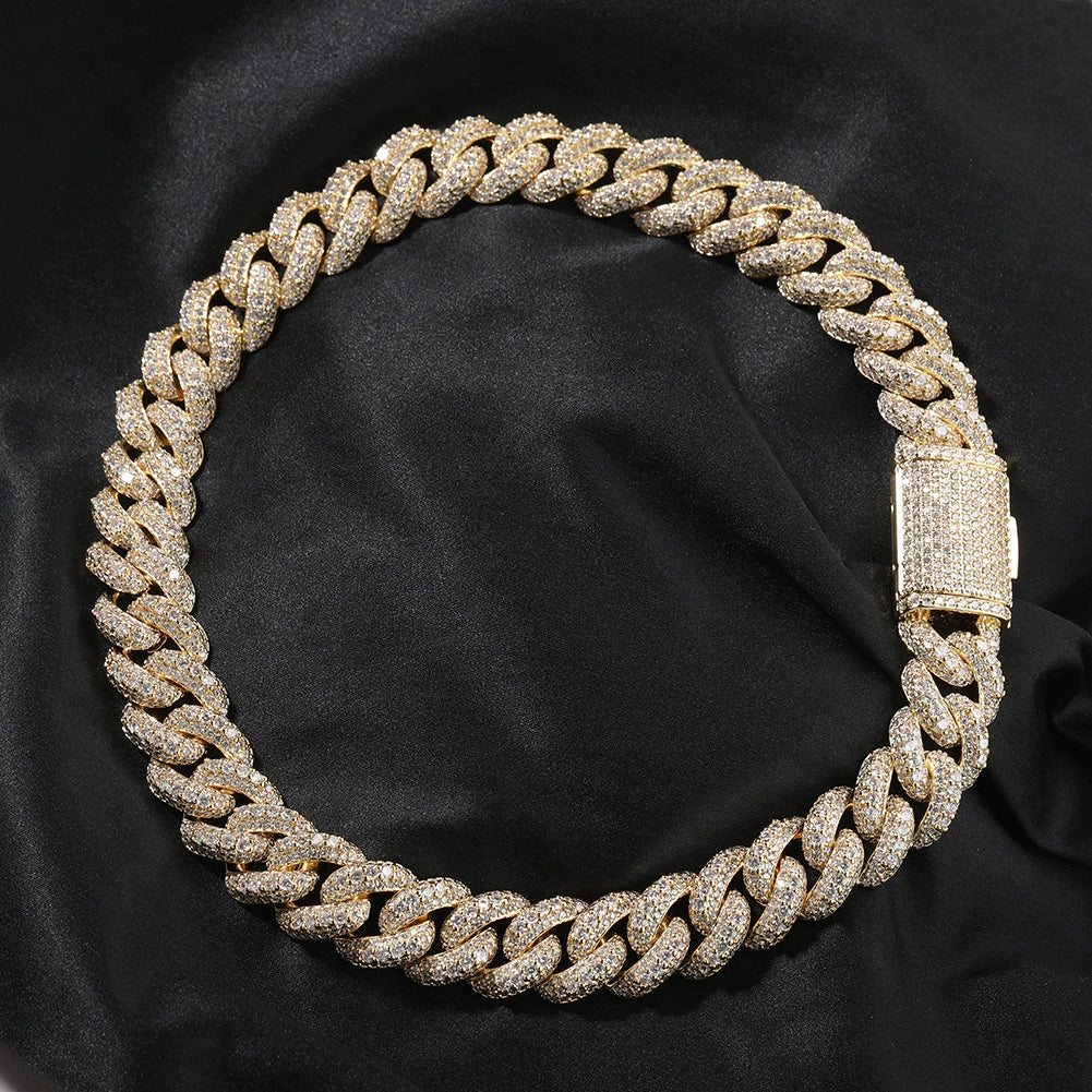 18MM 18k gold plated Cuban link chain displayed in a circular loop with its box clasp visible