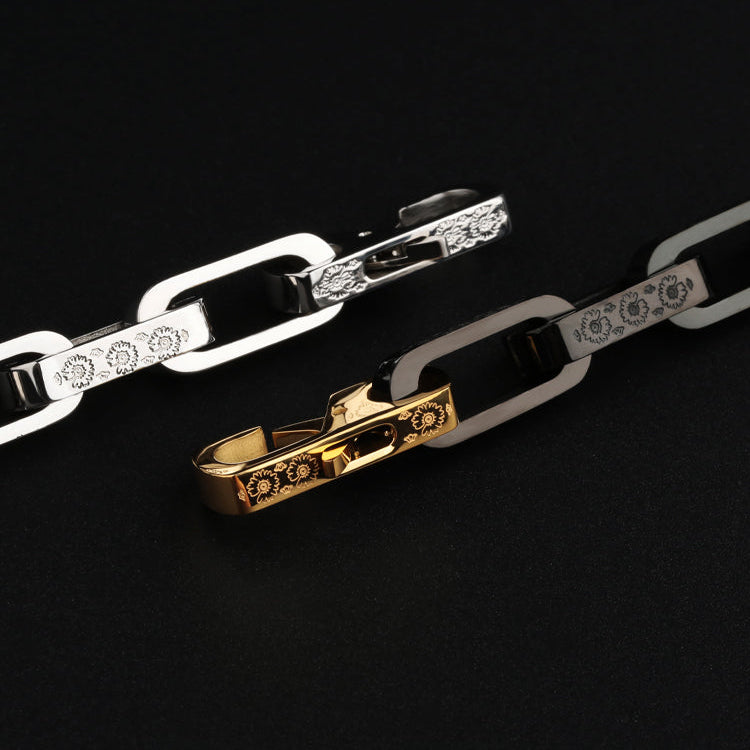 Two white gold chains arranged in parallel